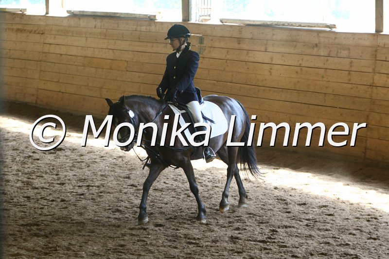 007L8418_Dress reiter WB.JPG